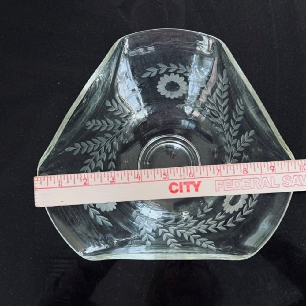 Chip & Dip Vintage WJ Hughes Triangular Shaped Corn Flower Pattern Bowl Set EUC - Picture 6 of 9